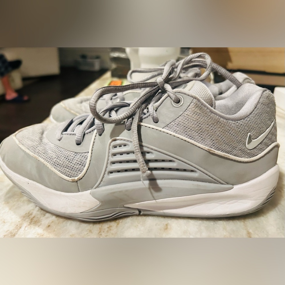 Nike Kid's KD Basketball Shoes, Wolf Grey/White, Youth Size 5